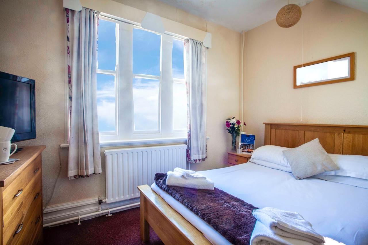 The Royal Bar & Shaker Hotel Morecambe Ngoại thất bức ảnh