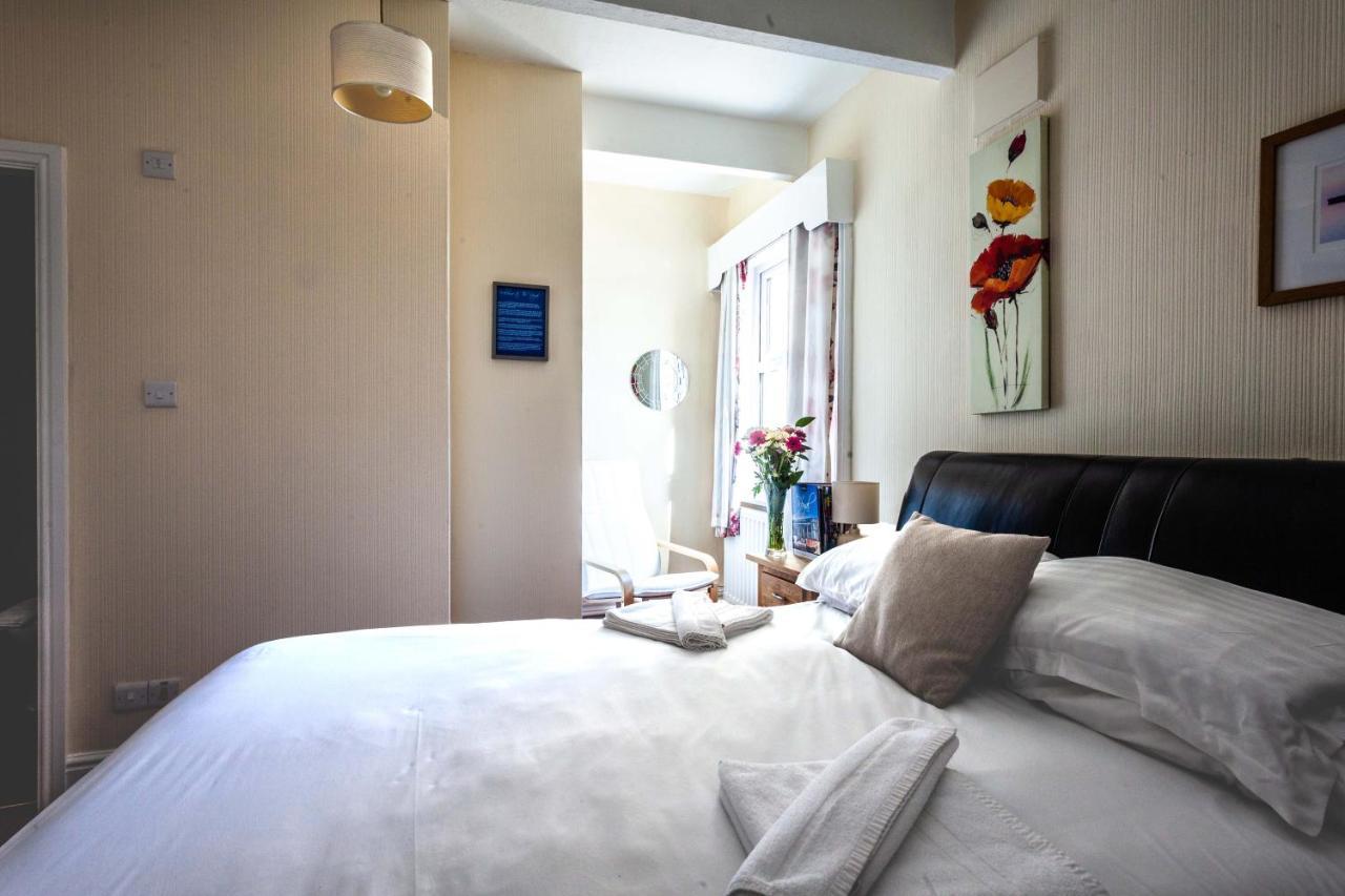 The Royal Bar & Shaker Hotel Morecambe Ngoại thất bức ảnh