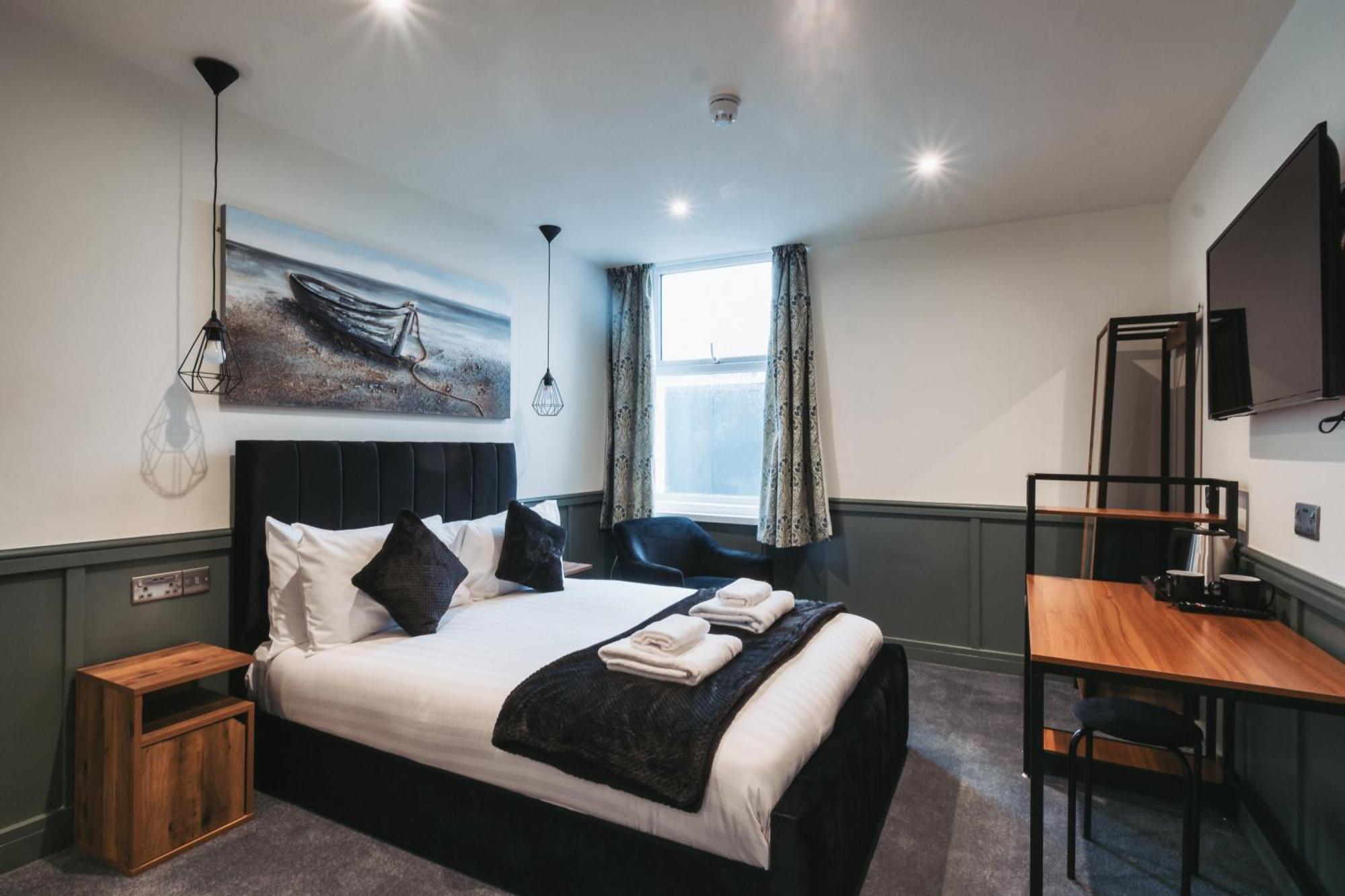 The Royal Bar & Shaker Hotel Morecambe Ngoại thất bức ảnh