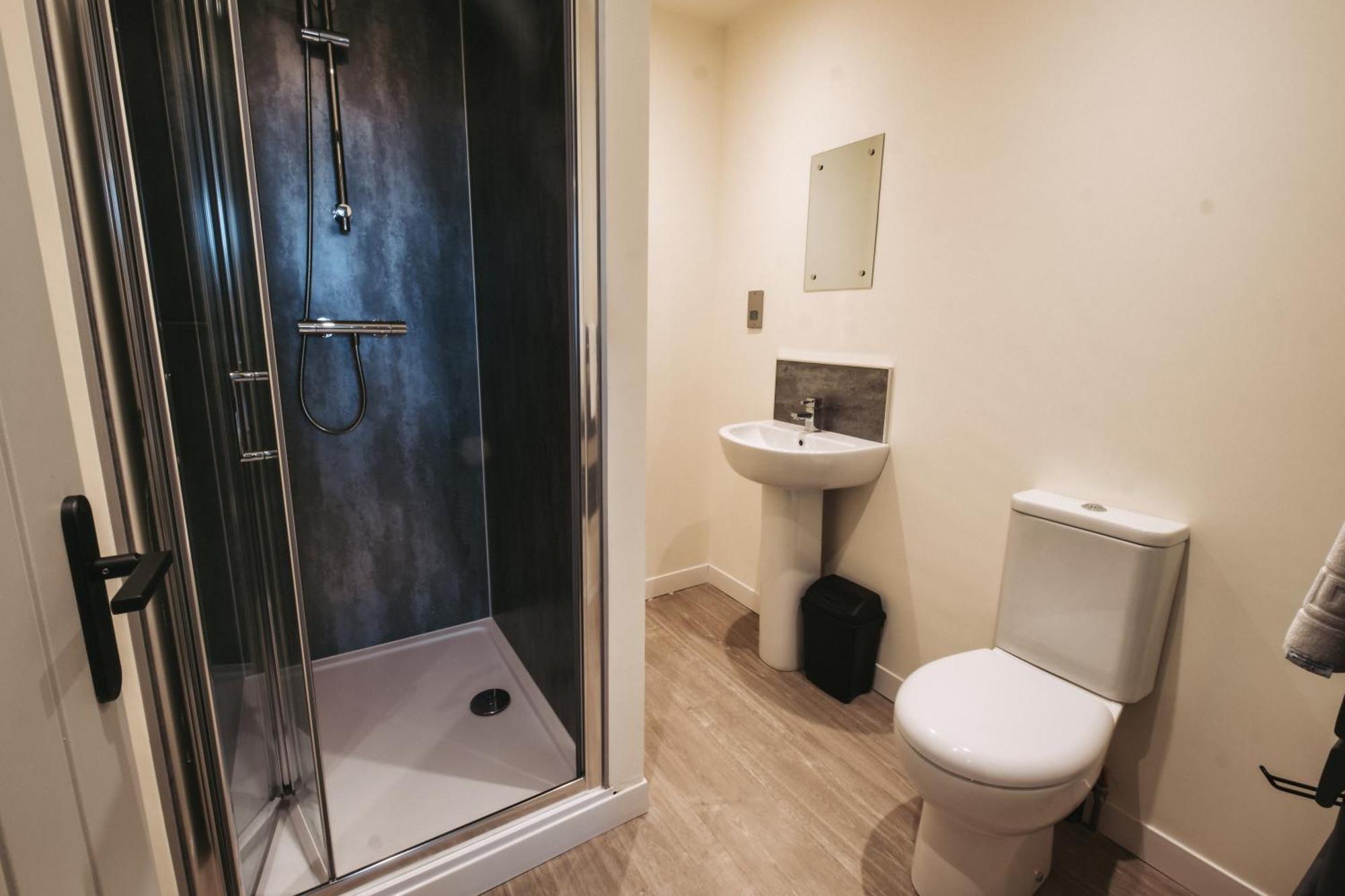 The Royal Bar & Shaker Hotel Morecambe Ngoại thất bức ảnh
