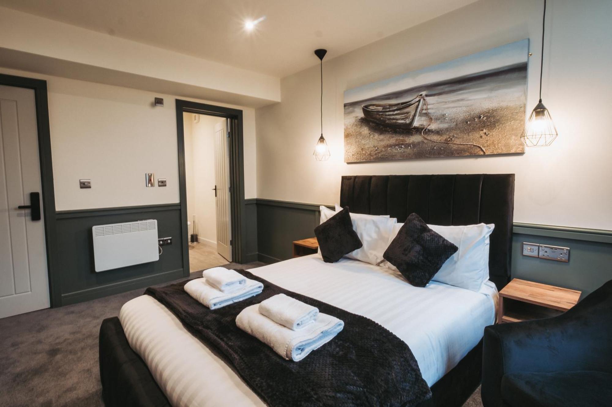 The Royal Bar & Shaker Hotel Morecambe Ngoại thất bức ảnh