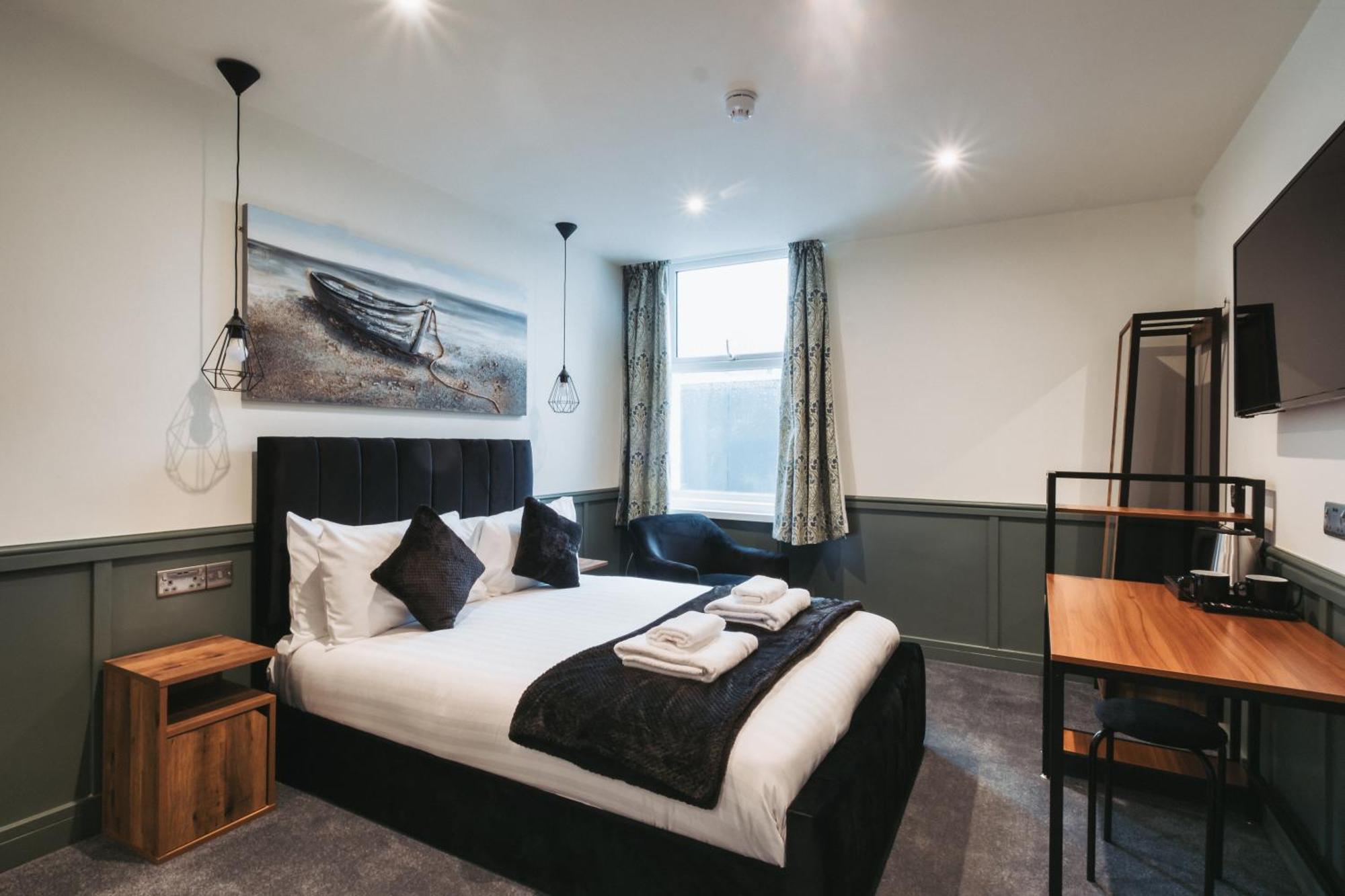 The Royal Bar & Shaker Hotel Morecambe Ngoại thất bức ảnh