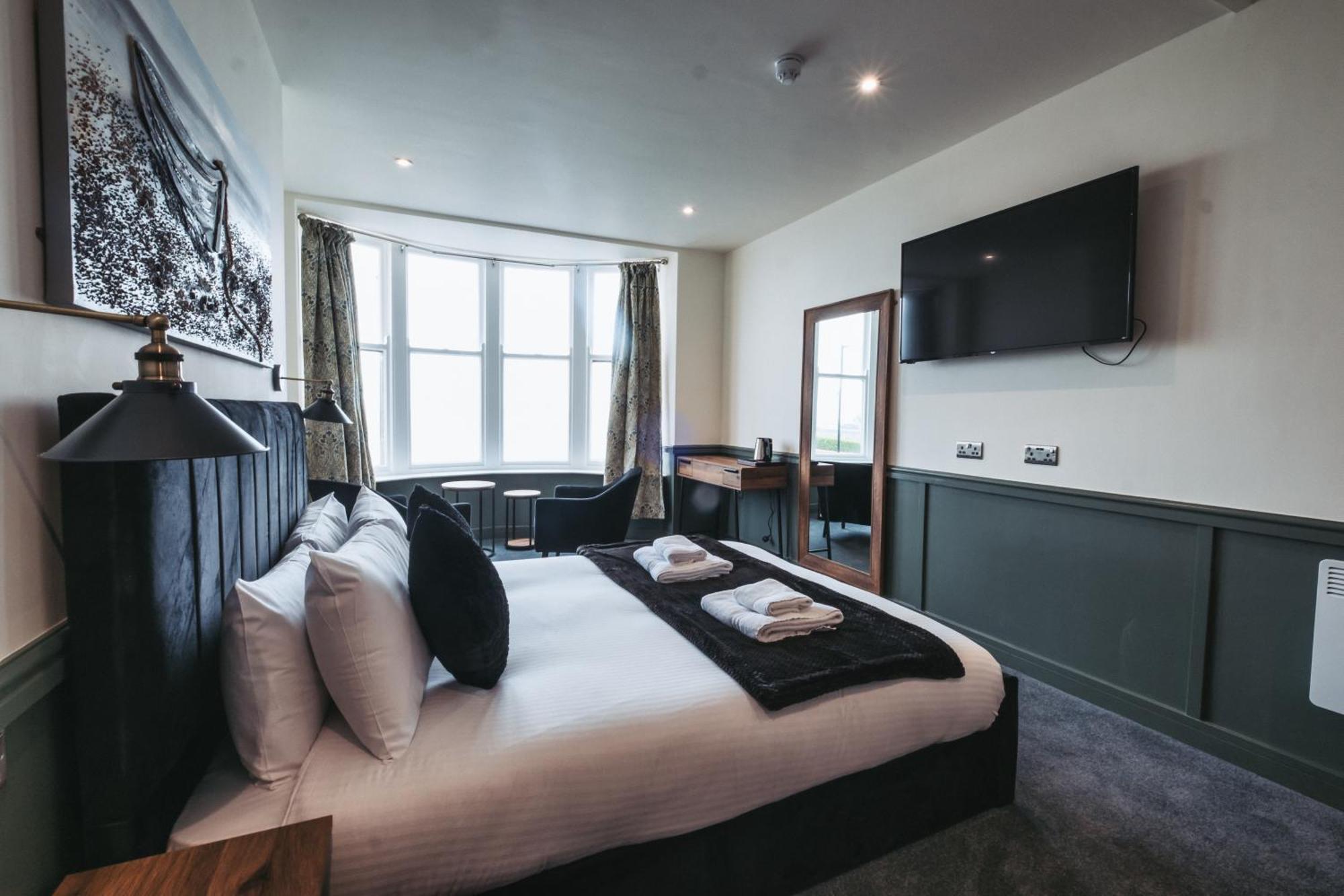The Royal Bar & Shaker Hotel Morecambe Ngoại thất bức ảnh