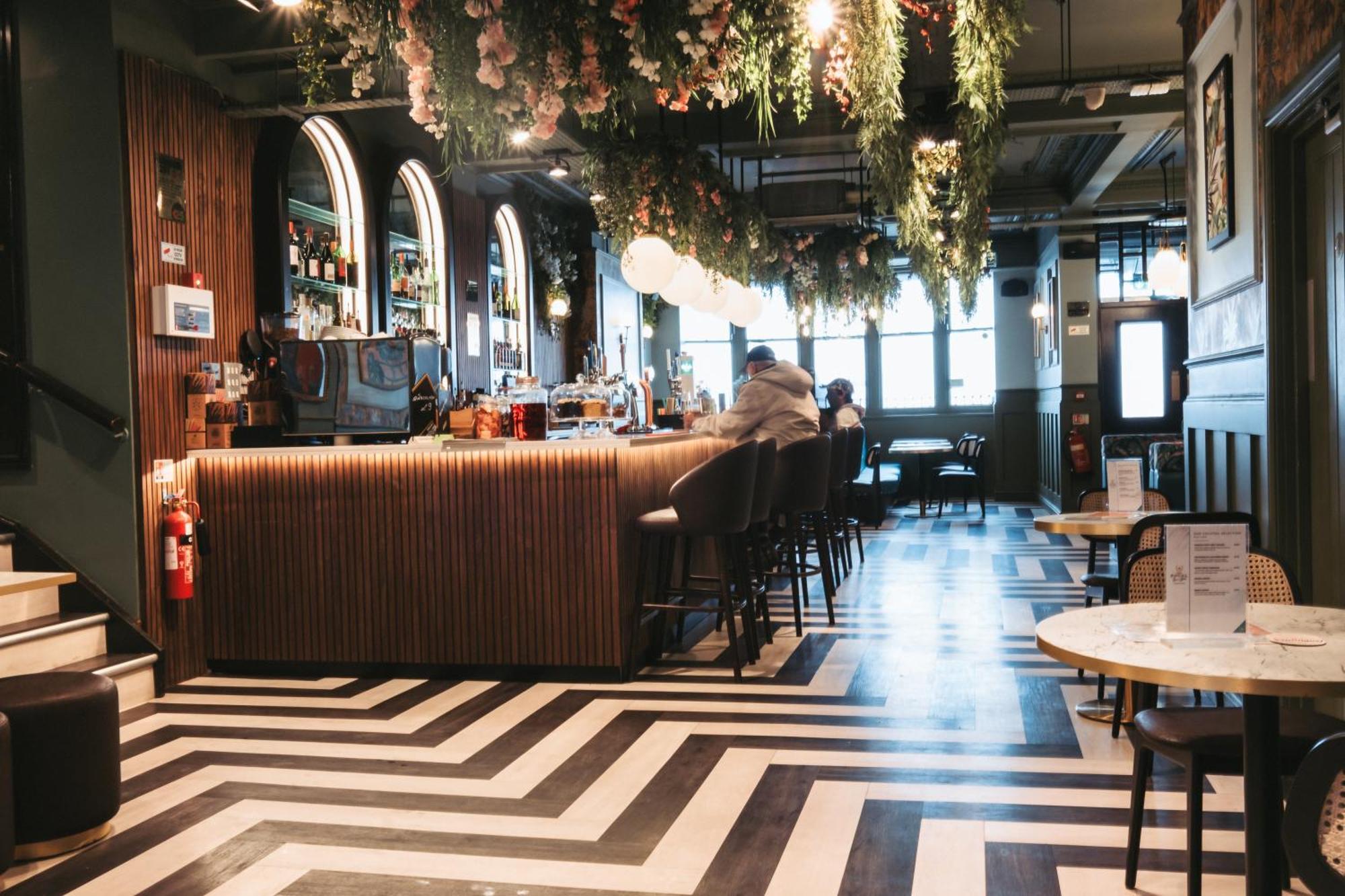 The Royal Bar & Shaker Hotel Morecambe Ngoại thất bức ảnh