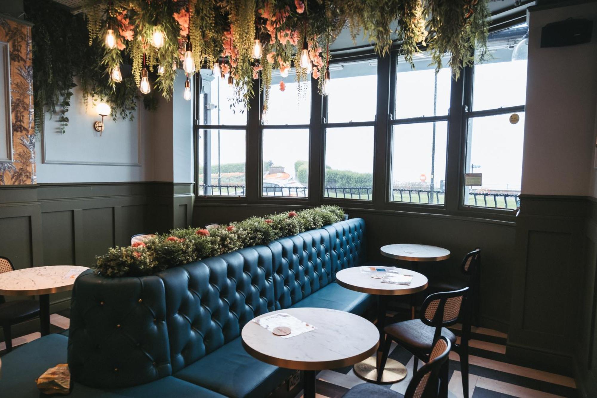 The Royal Bar & Shaker Hotel Morecambe Ngoại thất bức ảnh