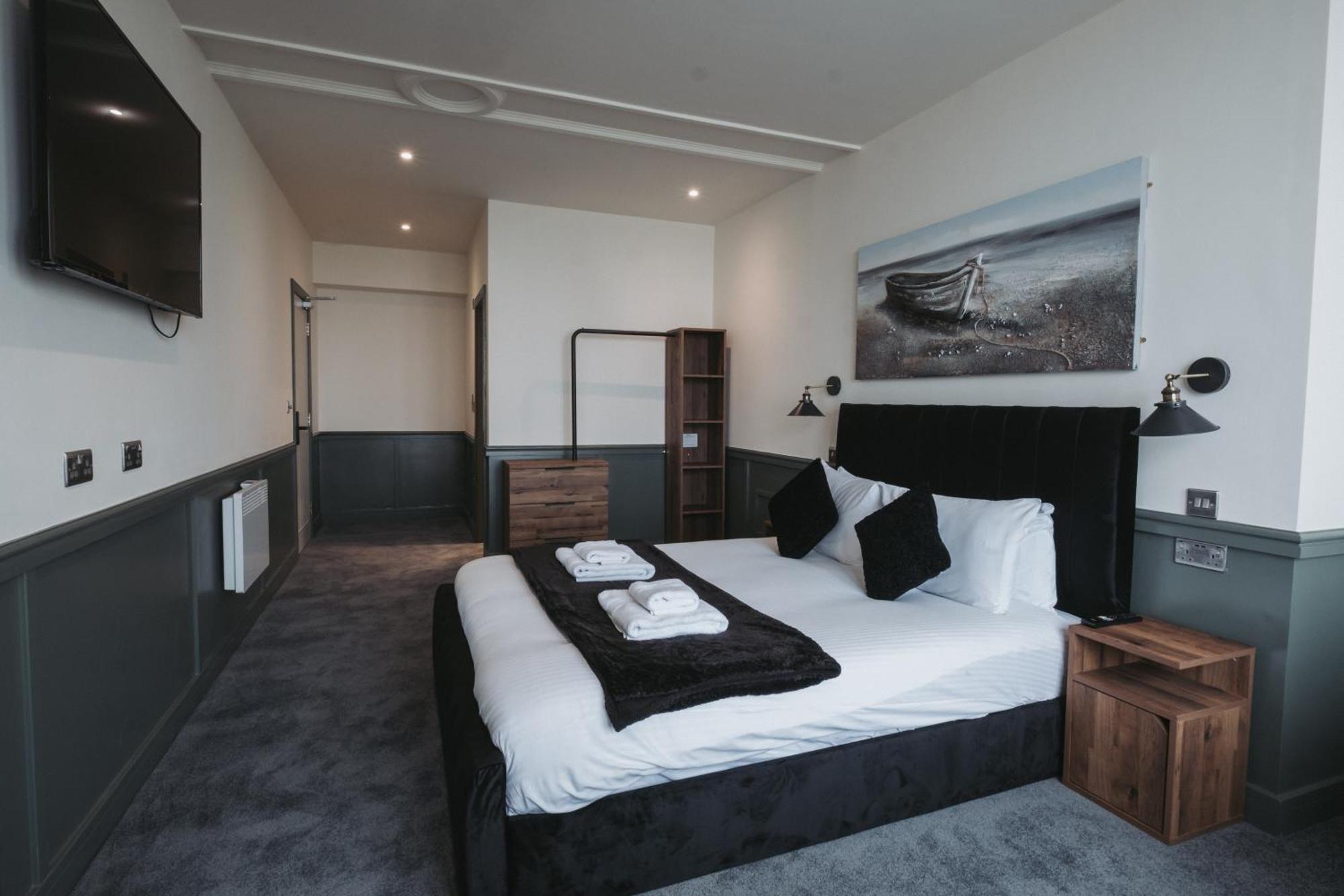 The Royal Bar & Shaker Hotel Morecambe Ngoại thất bức ảnh